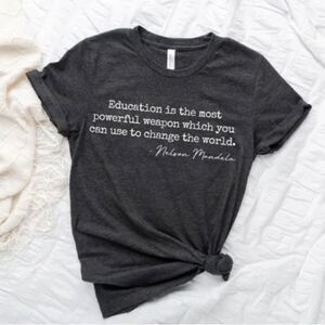 Source Unknown Black Short Sleeve Tee